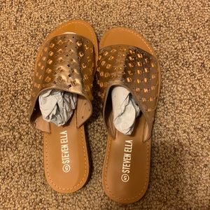NIB Steven Ella Rose Gold  size 5 woman flat Sandal